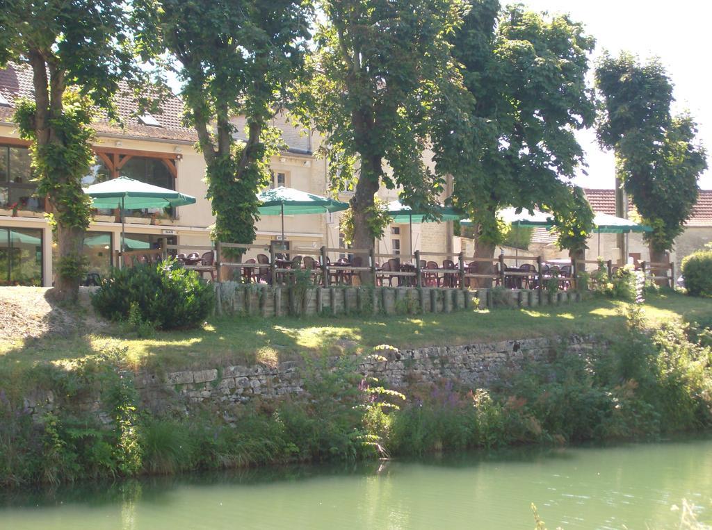 Hotel-Restaurant De L'Ecluse 79 Chassignelles Exteriör bild