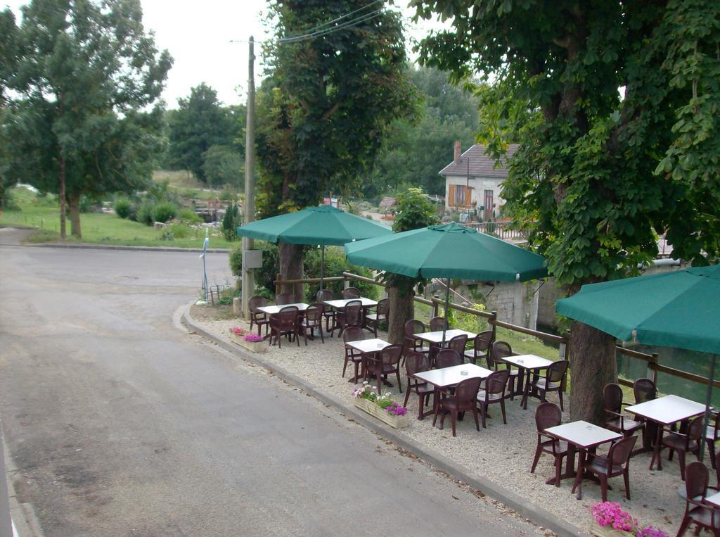 Hotel-Restaurant De L'Ecluse 79 Chassignelles Exteriör bild